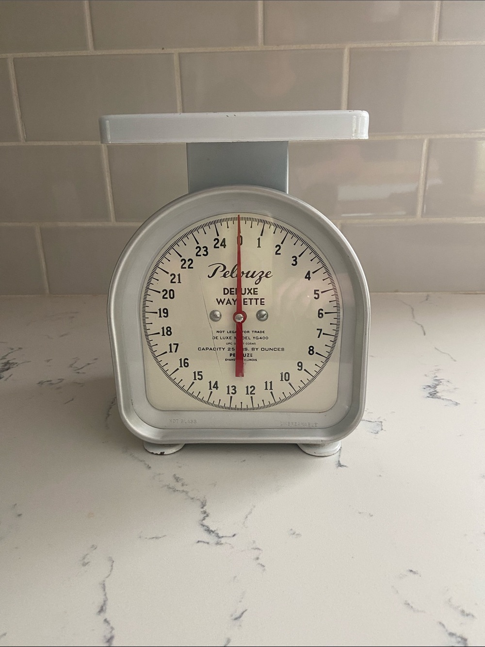 Vintage Pelouze Deluxe Wayette Kitchen Scale White 25 lb YG400 MCM